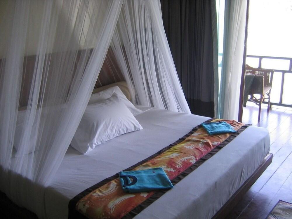 Gem Island Resort & Spa Pulau Gemia Esterno foto