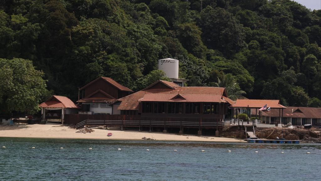 Gem Island Resort & Spa Pulau Gemia Esterno foto