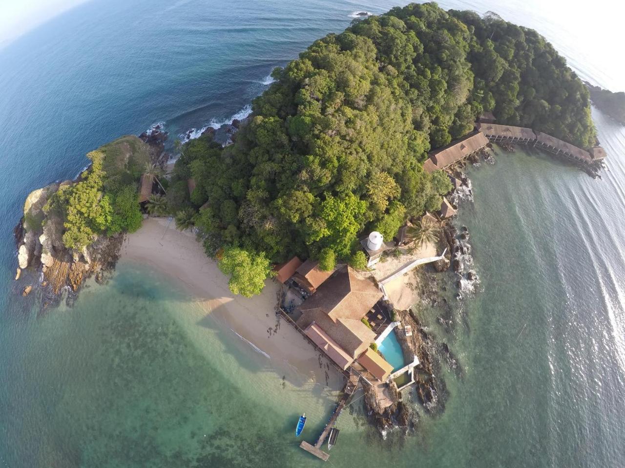 Gem Island Resort & Spa Pulau Gemia Esterno foto